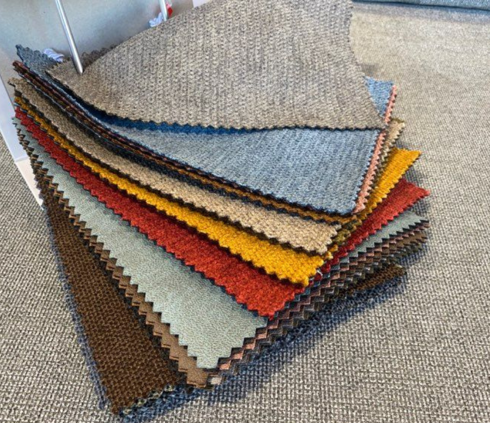 Canapé d’angle gris avec méridienne – Romane