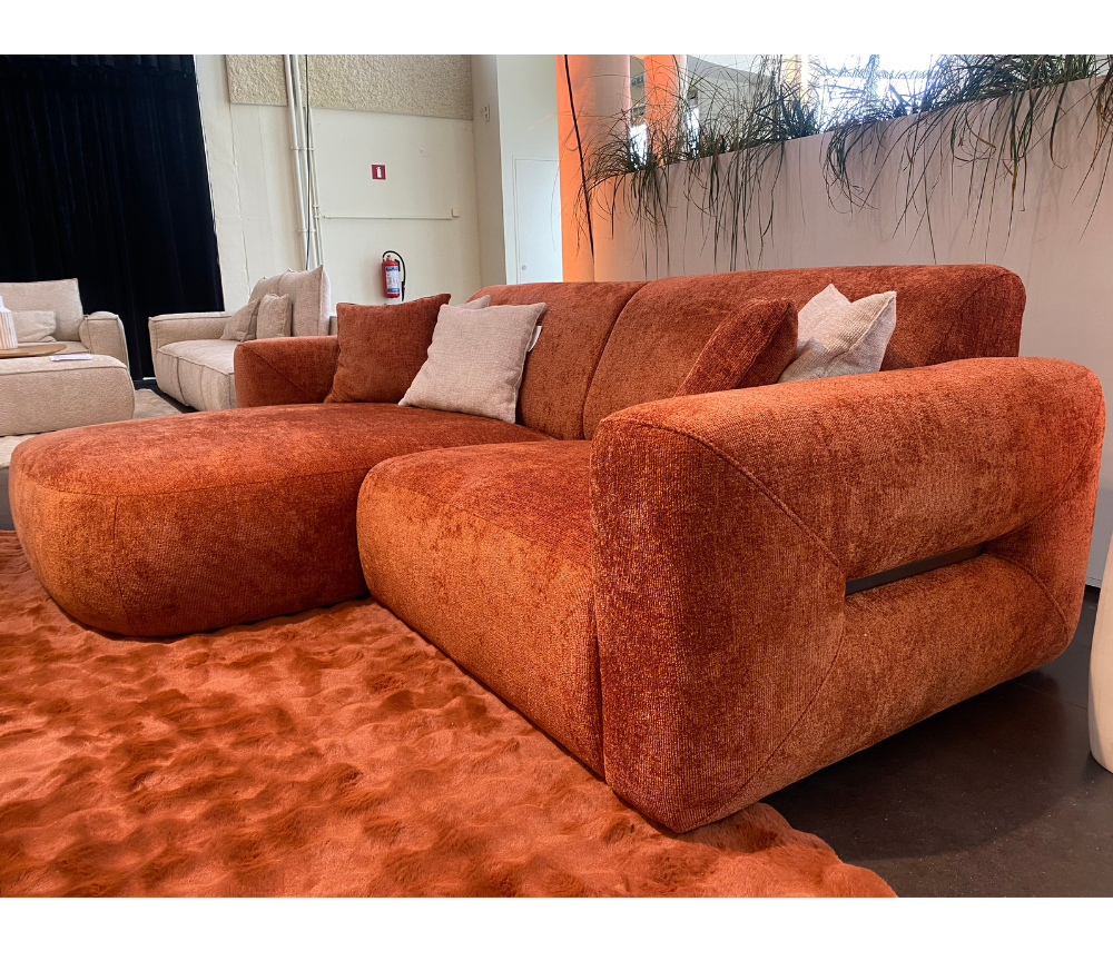 Petit Canapé d'angle terracotta brique en tissu design contemporain haut de gamme pour petit espace- Souffle d'intérieur