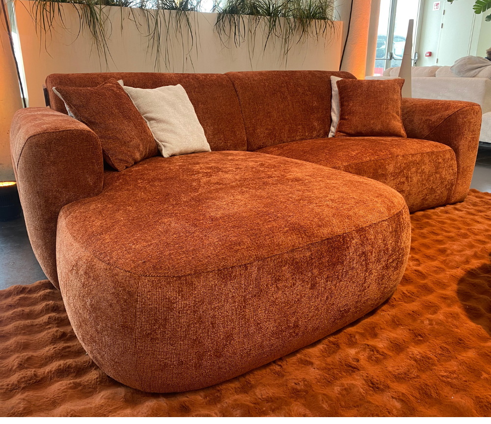 Petit Canapé d'angle terracotta brique en tissu design contemporain haut de gamme pour petit espace- Souffle d'intérieur