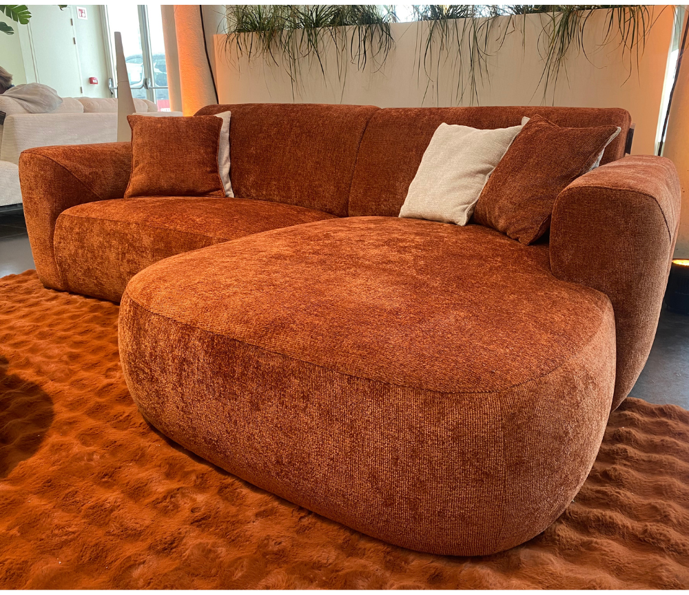Petit Canapé d'angle terracotta brique en tissu design contemporain haut de gamme pour petit espace- Souffle d'intérieur