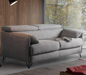 canapé convertible en ambiance dans un salon 