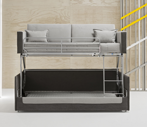 Vue d’angle du canapé lit superposé design, tissu premium beige, accoudoirs élégants – Souffle d’Intérieur