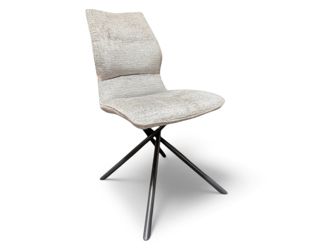 chaise grise de salle a manger en tissu pieds métal noir design - Souffle d'intérieur
