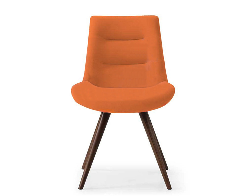 Chaise en velours orange pivotante pieds bois - Souffle d'intérieur