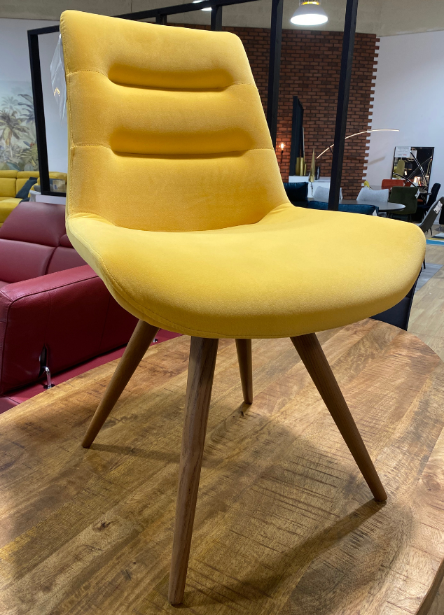Chaise velours confortable jaune pivotante de salle à manger - Sirene