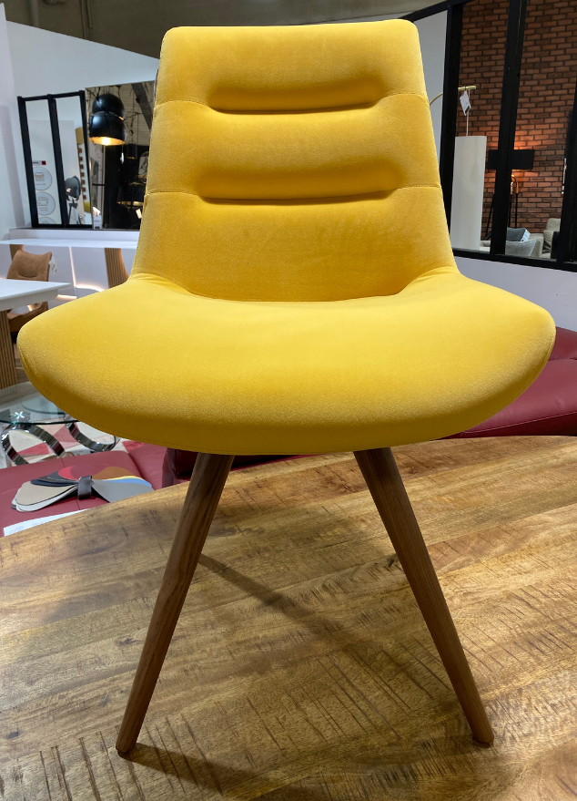 Chaise velours confortable jaune pivotante de salle à manger - Sirene