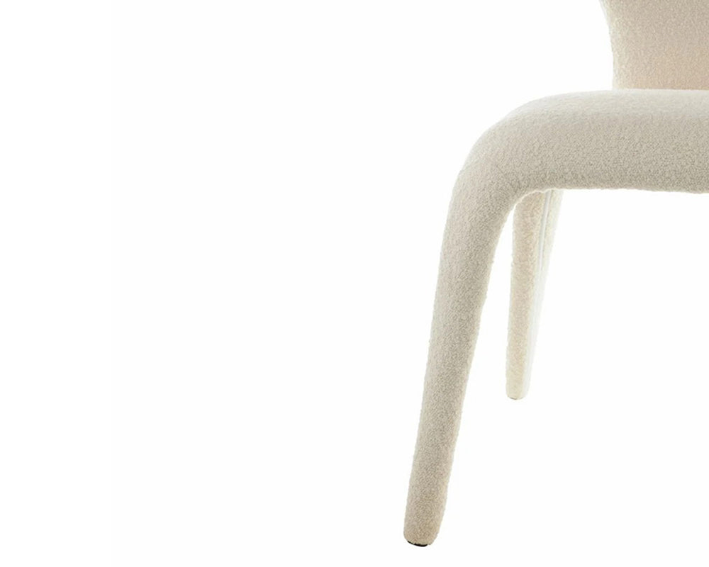 chaise beige en tissu bouclette de salle a manger