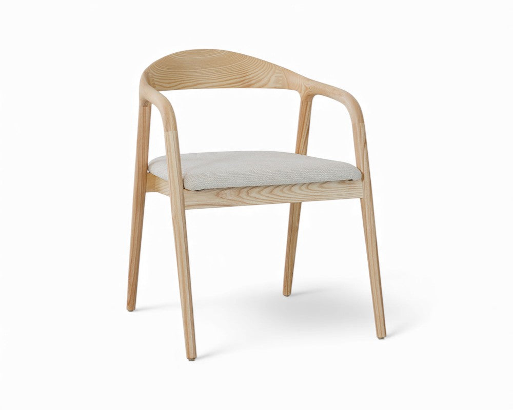 Chaise salle à manger Clany – vue 3/4 – tissu beige – bois de frêne naturel