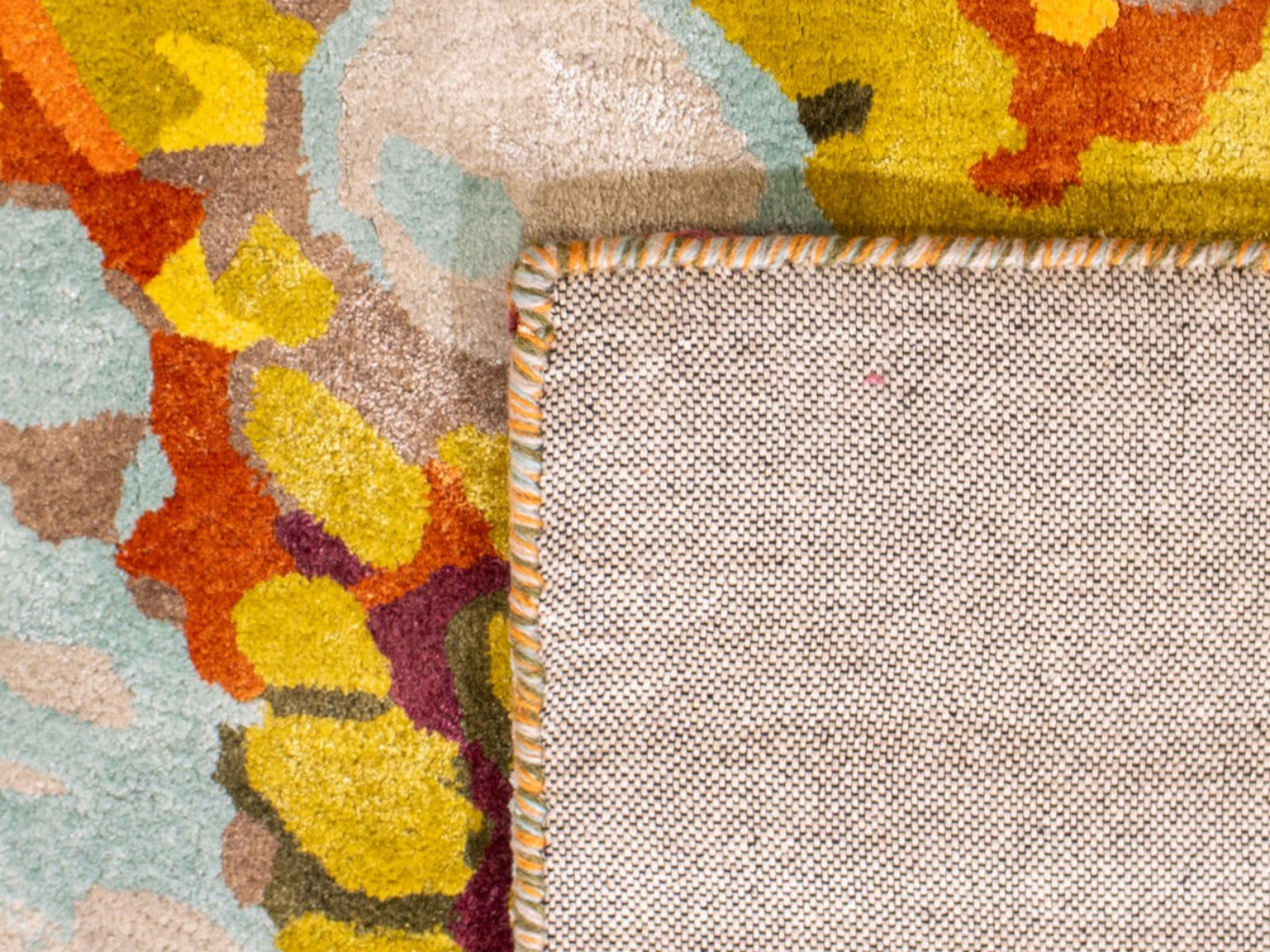 Chameleon tapis original salon multicolore vive – vue en situation salon