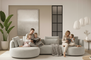 Famille sur le canapé Martine beige