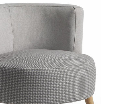 Fauteuil crapaud en tissu gris clair pieds bois - Souffle d'intérieur