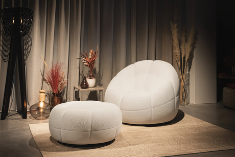 Fauteuil poire et pouf en bouclette blanche - ambiance élégante