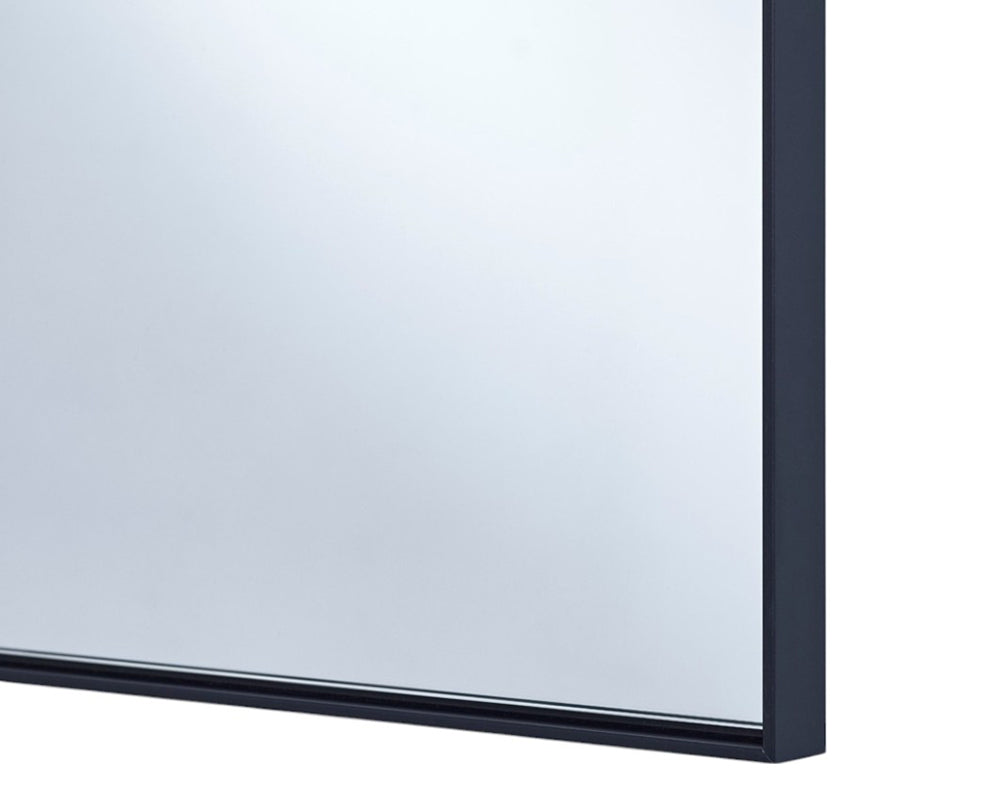zoom angle grand miroir rectangulaire sur fond blanc - Souffle d'intérieur