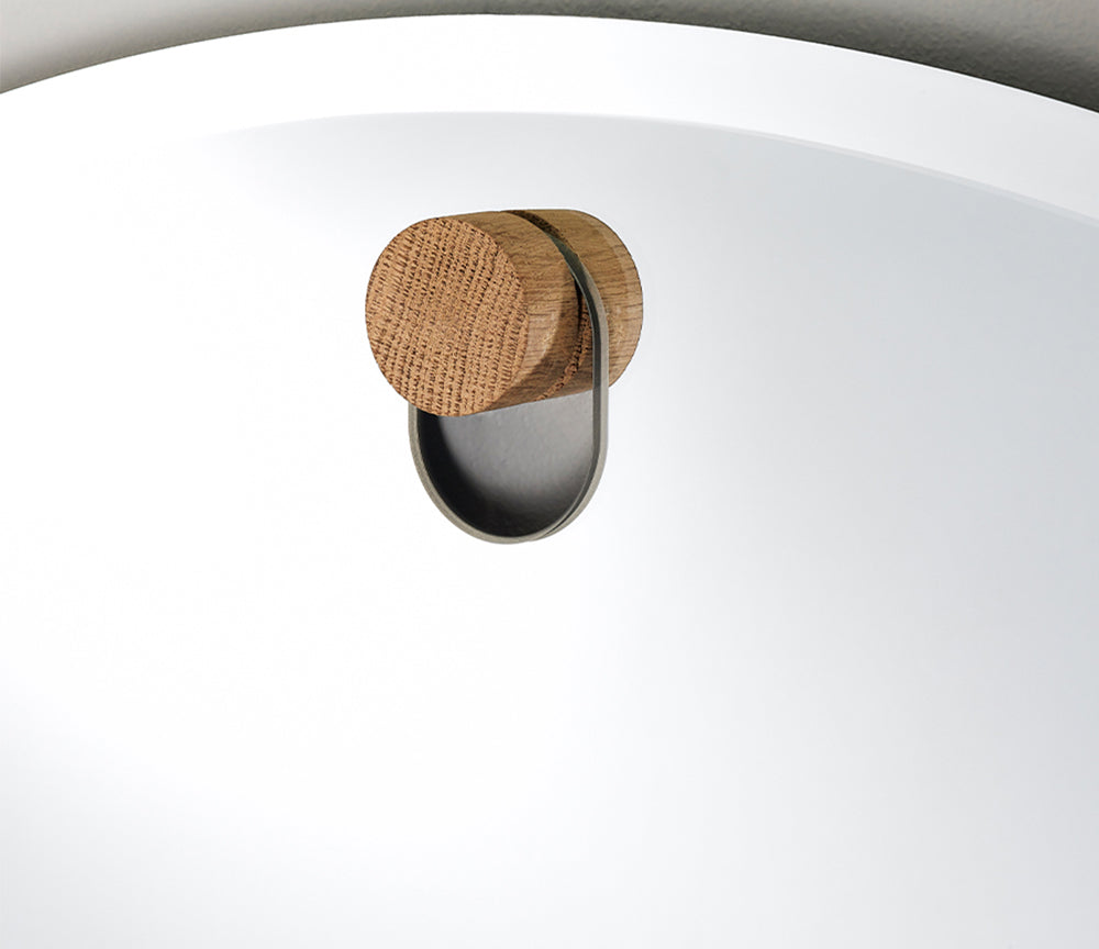 Grand miroir rond Globo – détail bouton bois