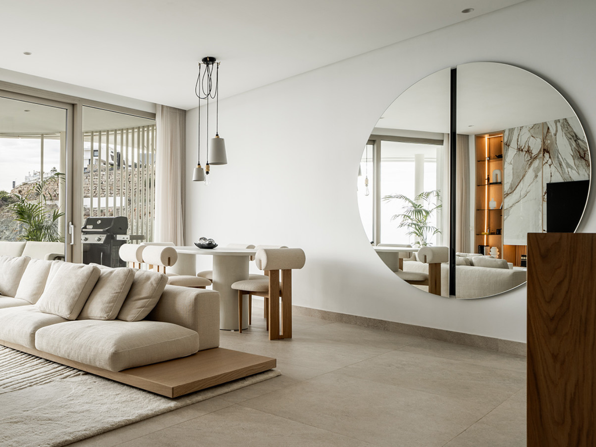 Grand miroir rond noir mural design Lunalla – vue d'ensemble, cadre noir