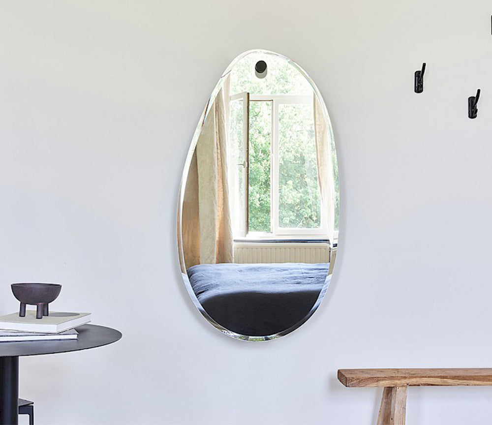 Miroir organique cadre argenté Globo Lago – zoom cadre