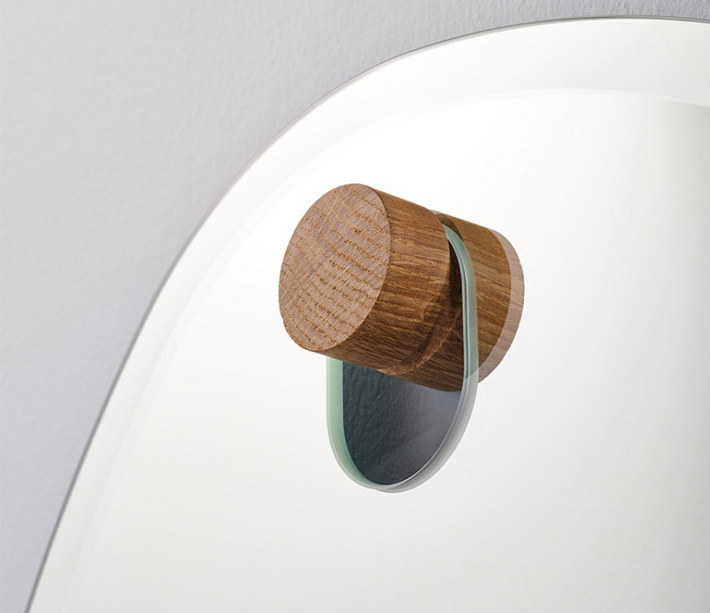 Miroir organique cadre argenté Globo Lago – vue en situation chambre