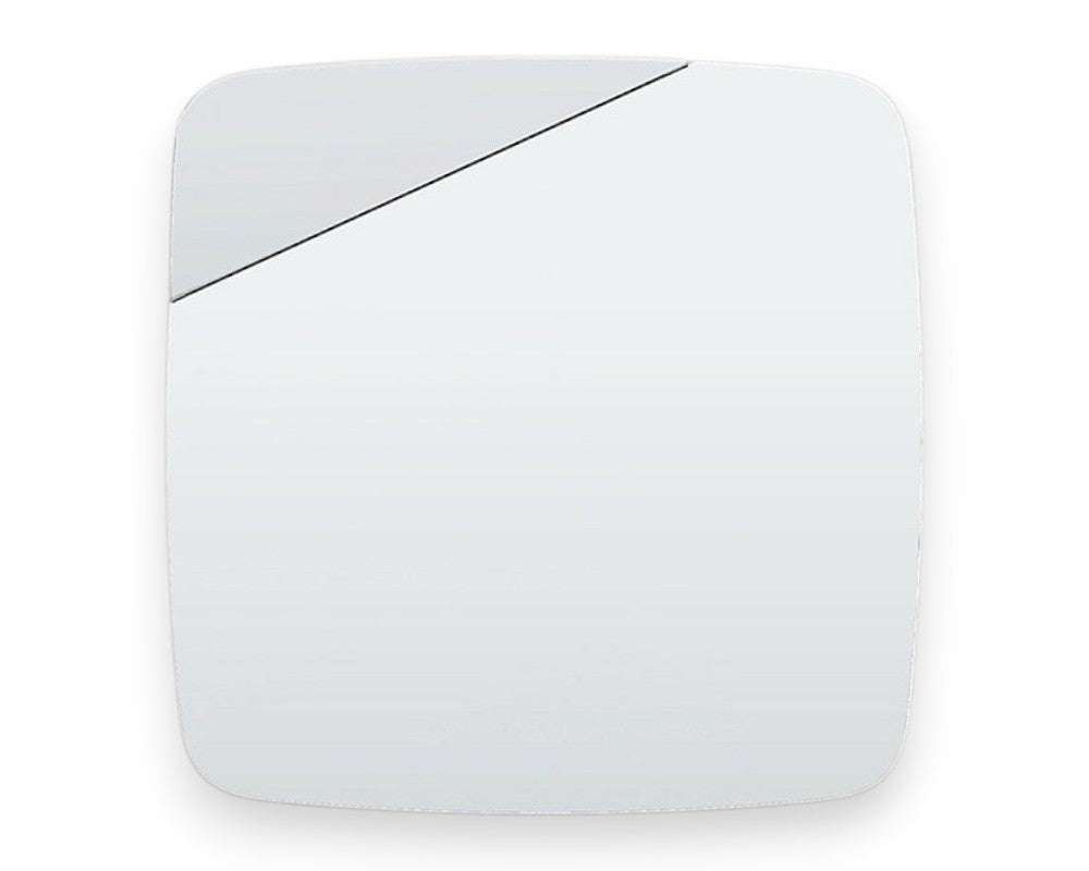 Miroir mural design contemporain Tilty – vue de face – forme carré – contour légèrement incliné