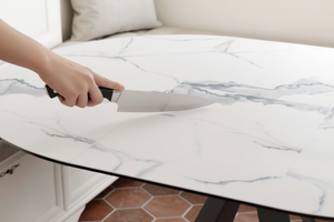 Plateau céramique marbre blanc mat anti-rayures - test couteau