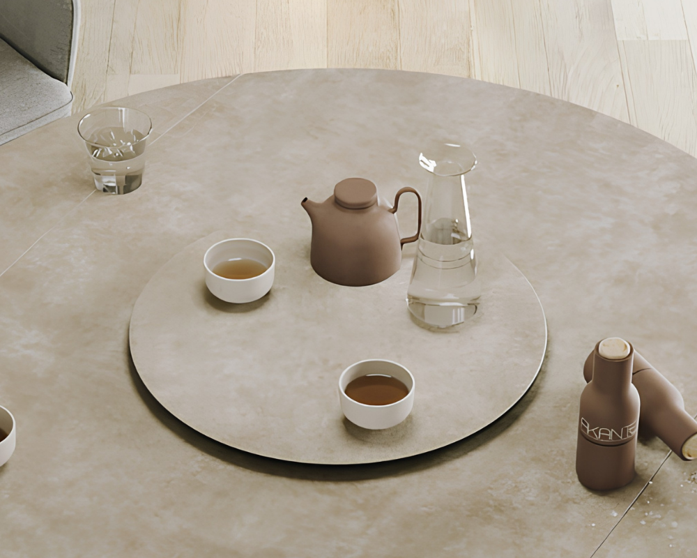 Plateau tournant céramique pour table Lazy – vue 3/4 – argile – Ø55