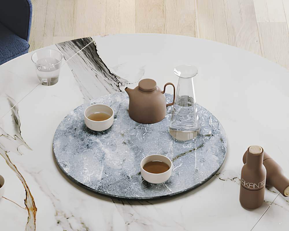 Plateau tournant céramique pour table Lazy – vue 3/4 – marbre onyx bleu – Ø55