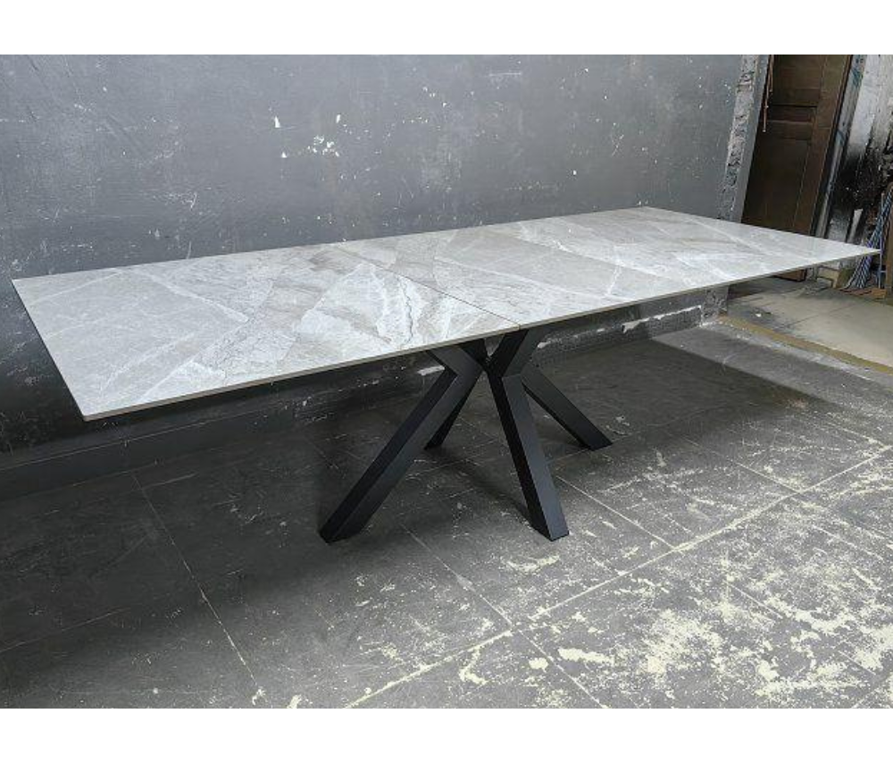 Table céramique extensible gris clair rallonge centrale intégrée pieds métal - Emilie