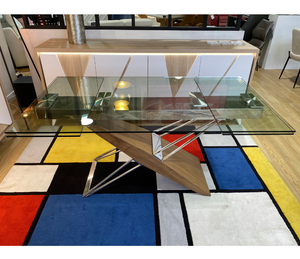 Table à manger Fely en verre extensible - vue de côté avec pieds bois noyer
