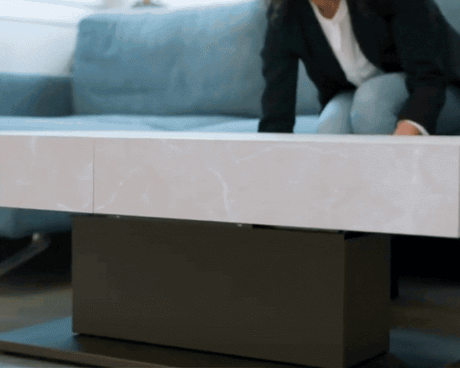 demonstration d'une table basse extensible qui s'ouvre