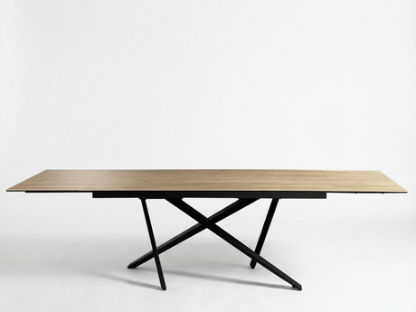 Table à manger extensible Forrest – vue de face – céramique effet bois – pieds métal noir mat