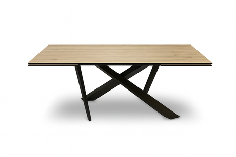 table en céramique bois vue de face sur un fond blanc pur et ombrage au niveau des pieds en métal noir 