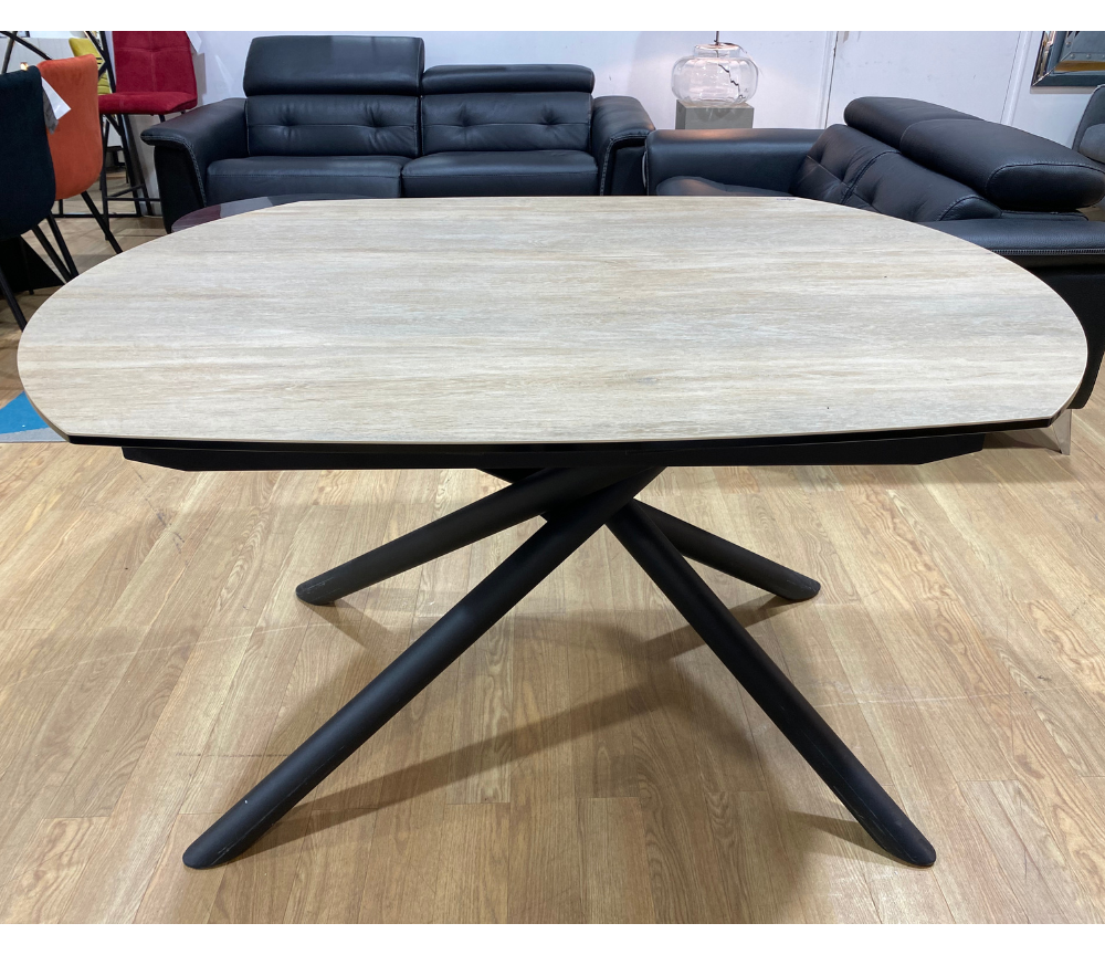 Table extensible rallonges intégrées ronde en bois clair chêne