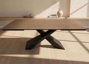 Table Bond céramique extensible effet rouille bronze – vue pieds central fermée