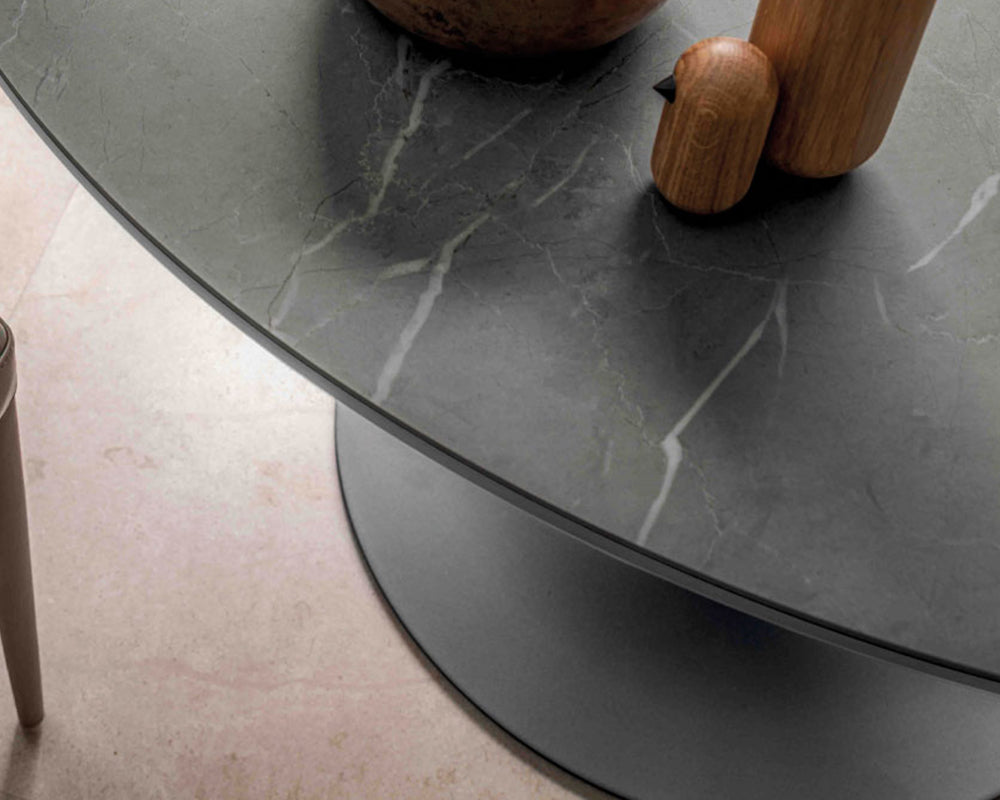 Détail plateau – Sunnie – marbré gris