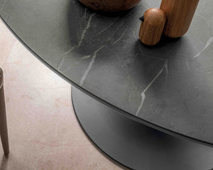 Détail plateau – Sunnie – marbré gris