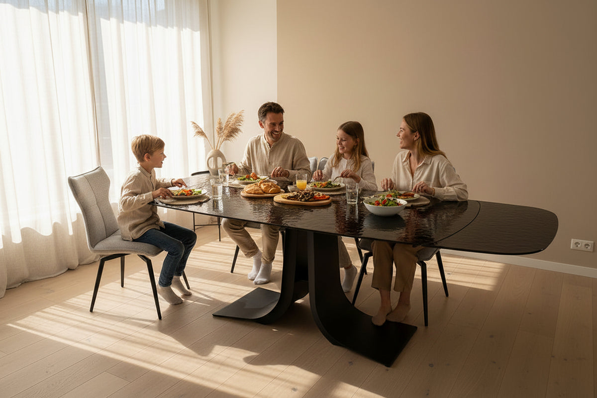 Table en verre noir extensible ouverte - Souffle d'intérieur - lievens