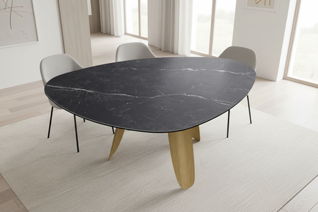 Table à manger triangulaire céramique noire mate