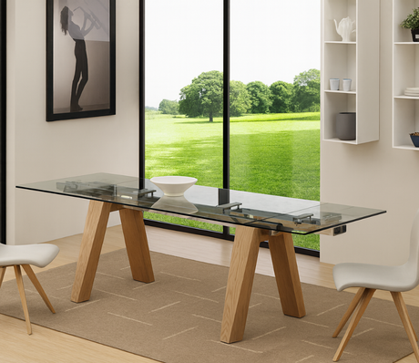 table en verre extensible position ouverte en ambiance dans une salle a manger moderne avec deux chaises pieds bois