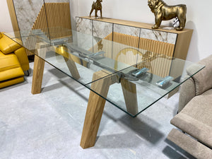 Table Wilson ouverte à 240 cm exposée dans le showroom Souffle d’Intérieur à Yerres – idéale pour 10 convives
