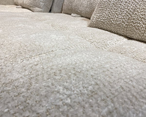 Détail assise - Melania - tissu bouclette blanc toucher doux et raffiné