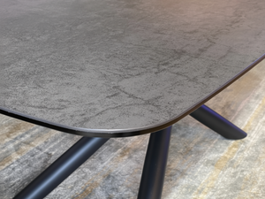 Table basse grise en céramique anthracite – Barbara