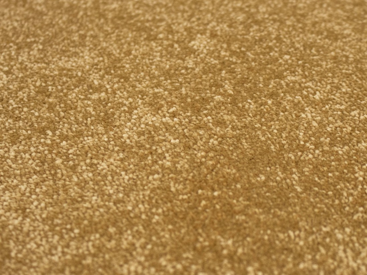 Almeria tapis salon uni moutarde – détail matière